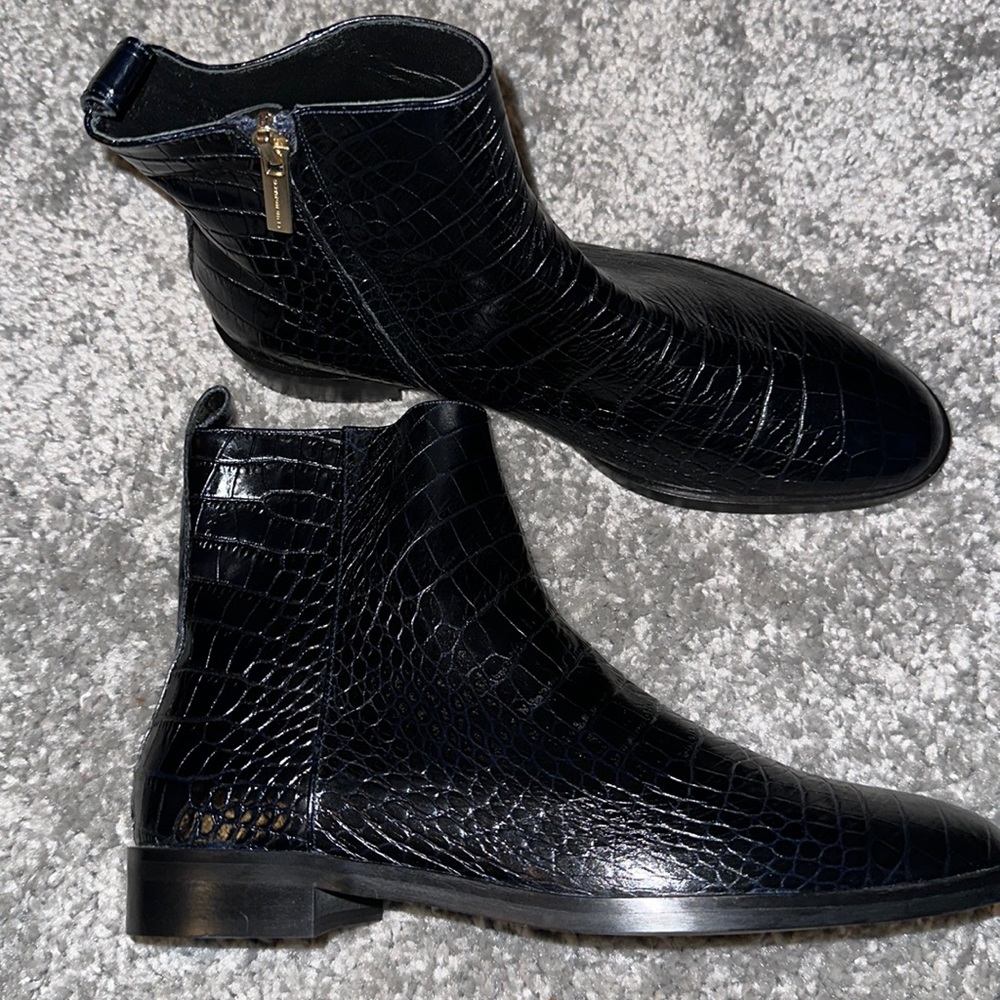 Club Monaco women’s boots